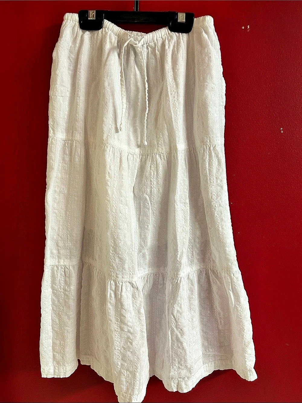 Old Navy Tiered Maxi Skirt in White Size Medium great condition